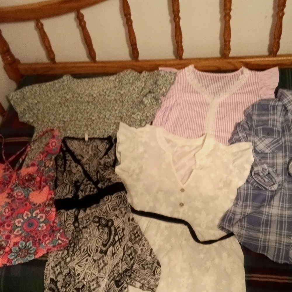Lot of 6 Gorgeous Trendy Medium Tops Blouses - Picture 14 of 14